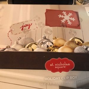 St.NicholasSquare HolidayClipBox Ornament Card